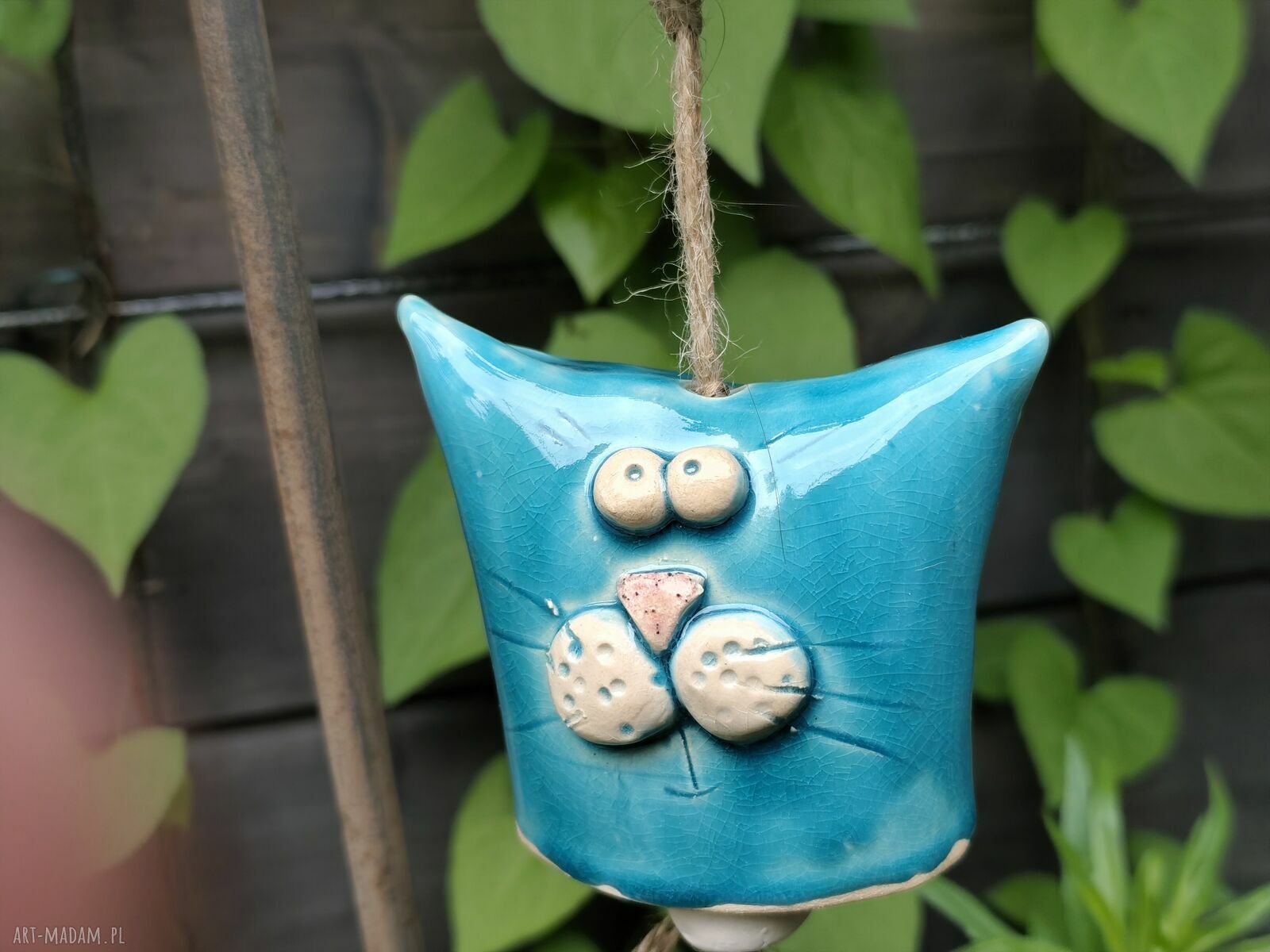 Ręcznie robiony dzwonek ceramiczny w kształcie kota