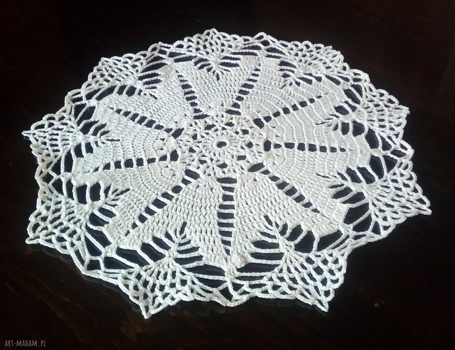 Serwetka ecru 33 cm - rękodzieło z bawełny 100% (usztywniona)