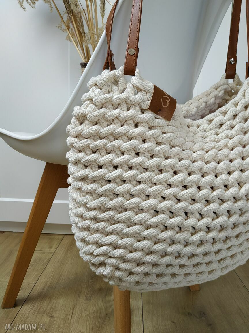 Ecru torba boho na ramię - ręcznie szydełkowana do pracy