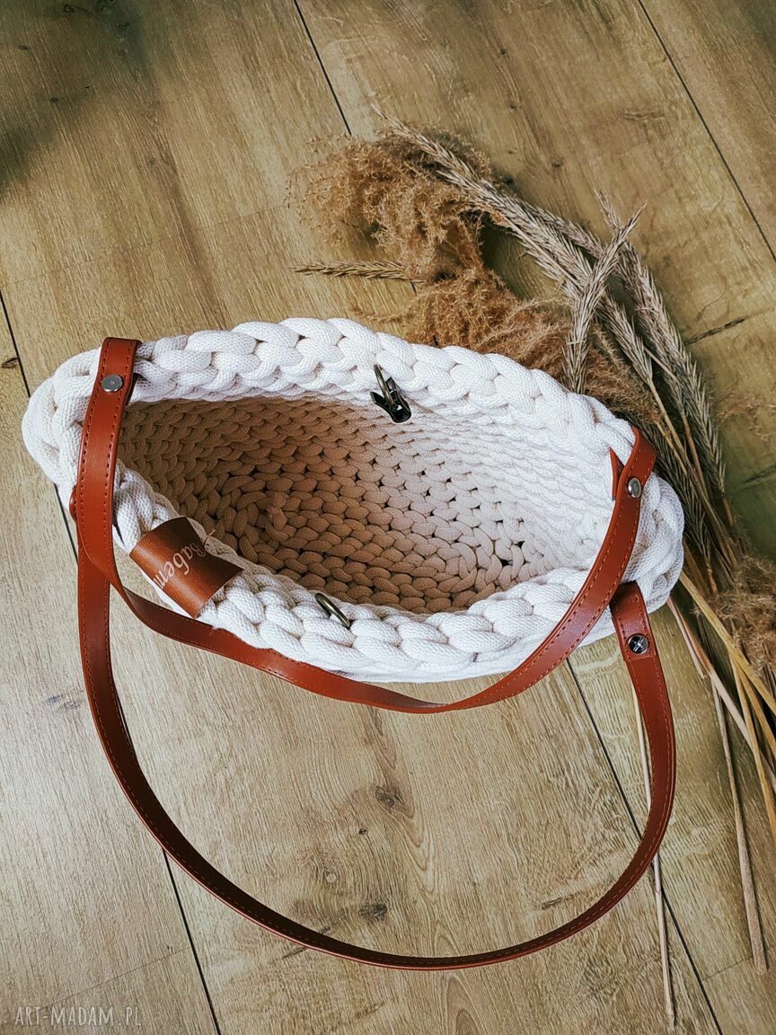 Ecru torba boho na ramię - ręcznie szydełkowana do pracy