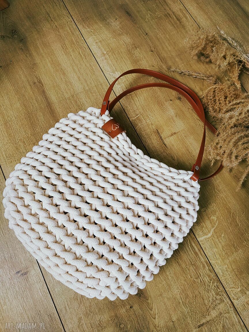 Ecru torba boho na ramię - ręcznie szydełkowana do pracy