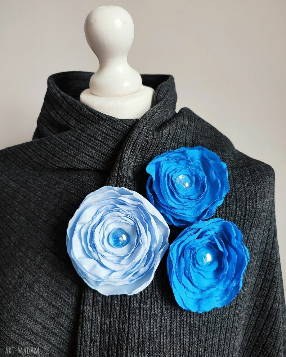 Zestaw 3 niebieskich broszek handmade - kwiaty