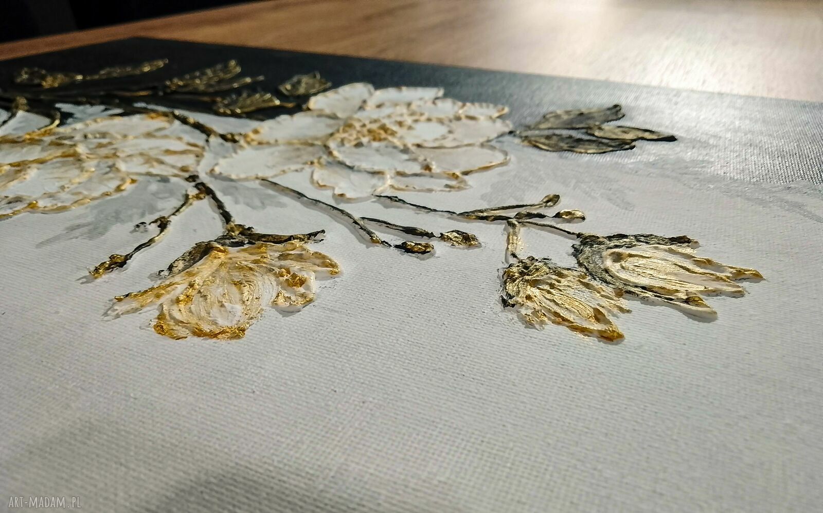 Obraz strukturalny 3D „Esencja elegancji” - biel, czerń i złoto