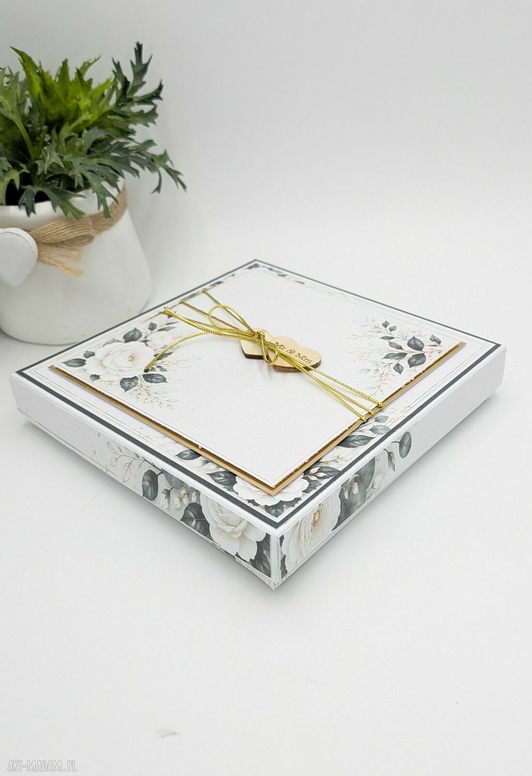 Ręcznie robiona kartka ślubna 14x14 cm w ozdobnym pudełku