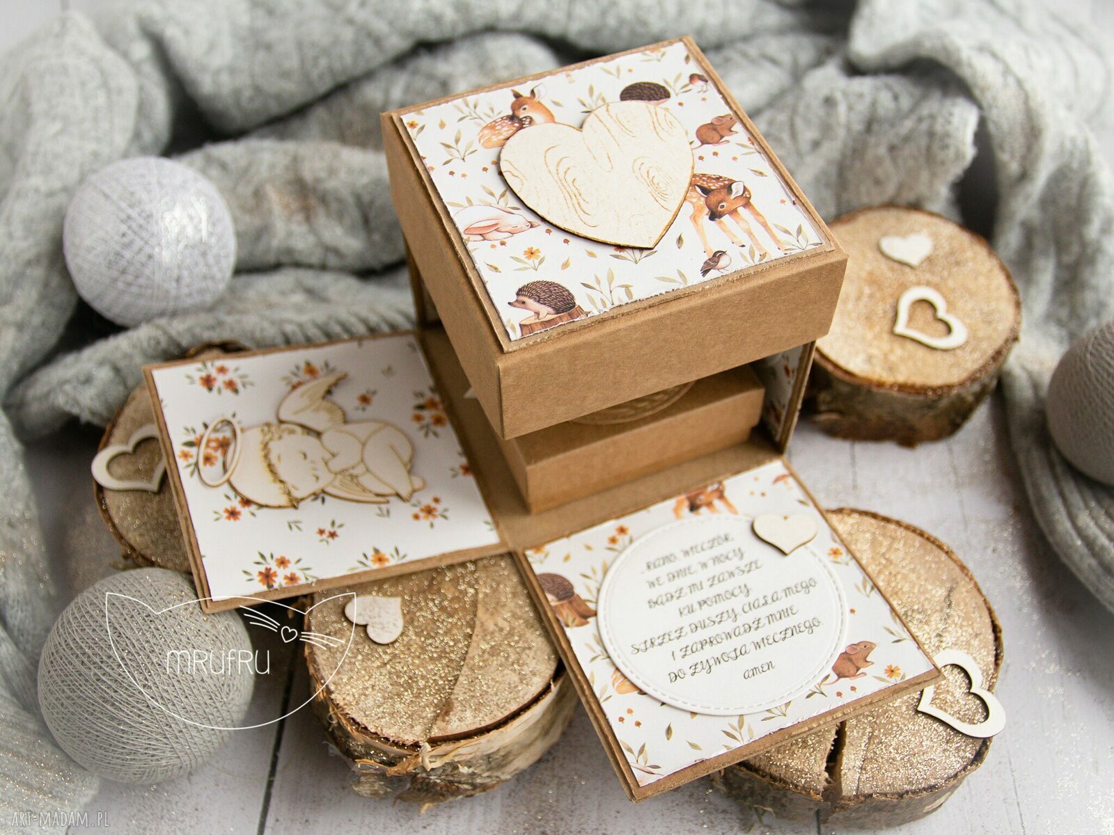 scrapbooking kartki: Eksplodujące pudełeczko ANIOŁEK STRÓŻ w otoczeniu leśnych przyjaciół