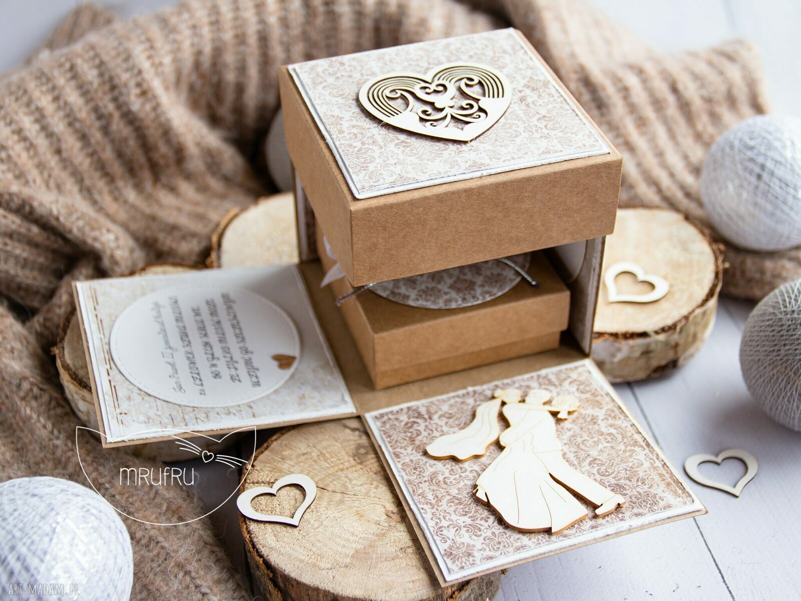 scrapbooking kartki: Eksplodujące pudełeczko podarek z okazji ŚLUBU. Personalizacja. HandMade