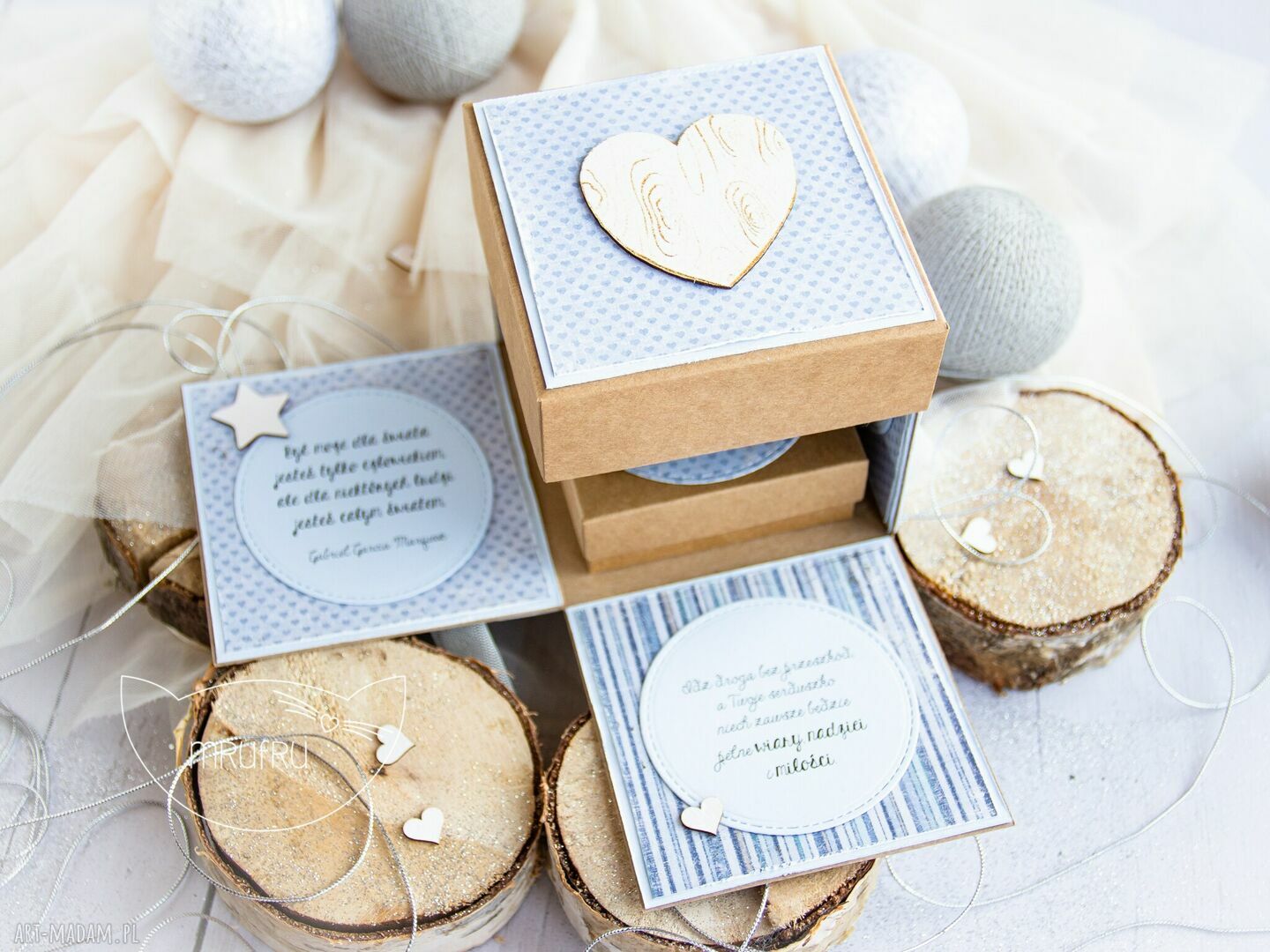 kartki: Eksplodujące pudełeczko z okazji CHRZTU ŚWIĘTEGO. Własna dedykacja