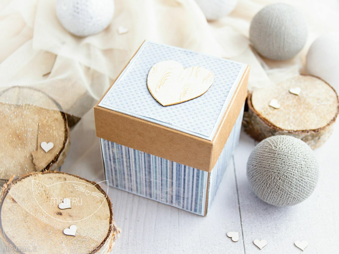 kartki: Eksplodujące pudełeczko z okazji CHRZTU ŚWIĘTEGO. Własna dedykacja