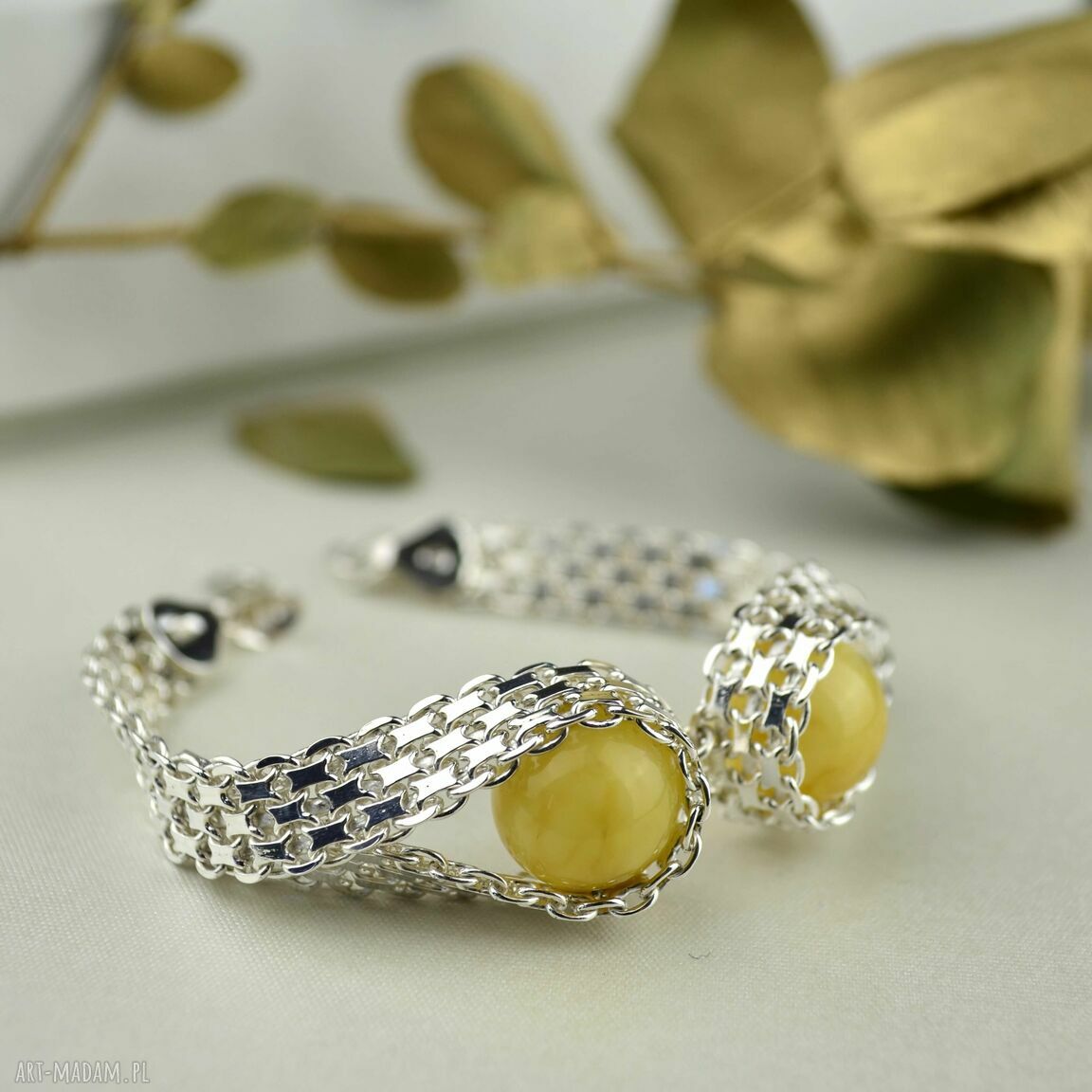 Elegancka bransoletka z mlecznym bursztynem w srebrze 925