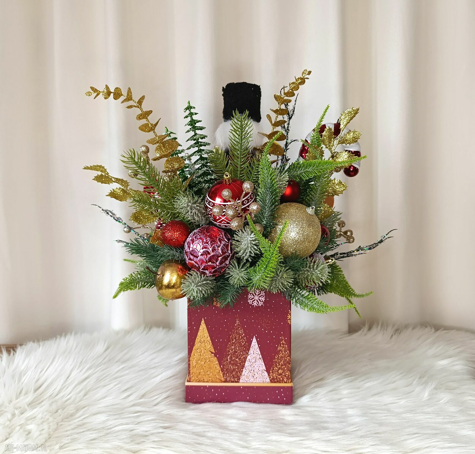 Elegancki stroik bożonarodzeniowy z dziadkiem do orzechów - flower box
