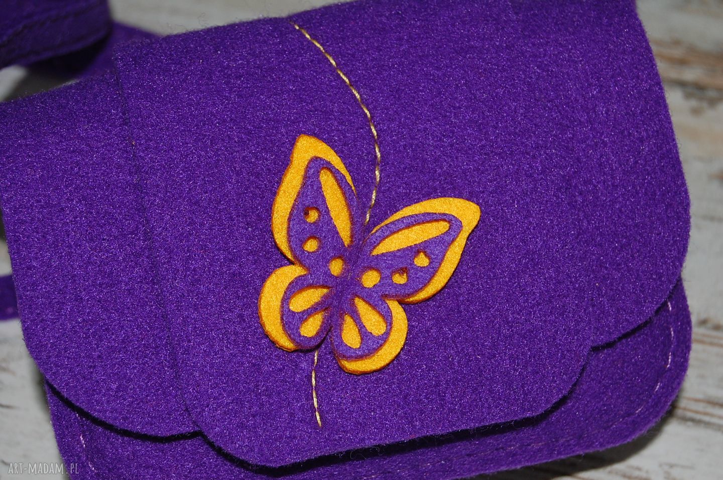 Elegancka fioletowa torebka z filcu MOTYLEK