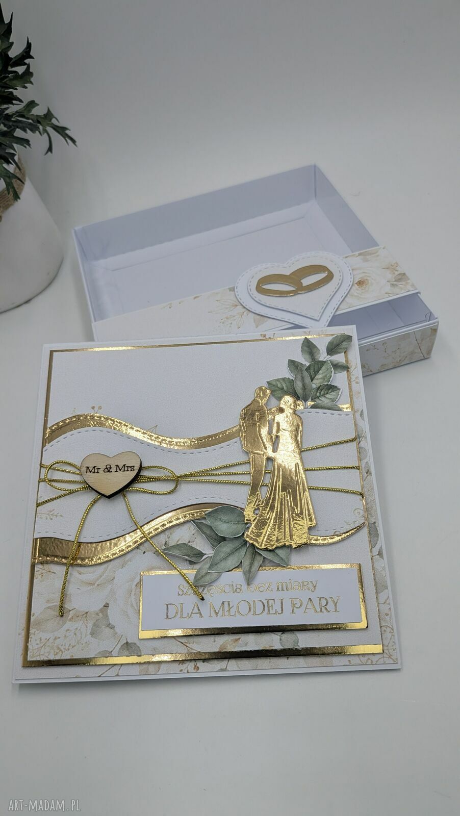 Elegancka kartka ślubna w pudełku z życzeniami
