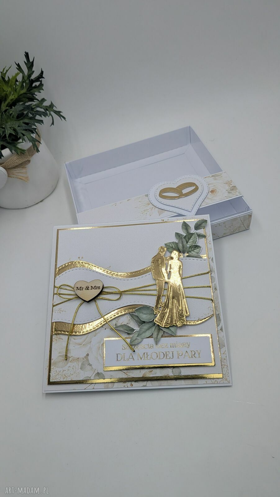 Elegancka kartka ślubna w pudełku z życzeniami