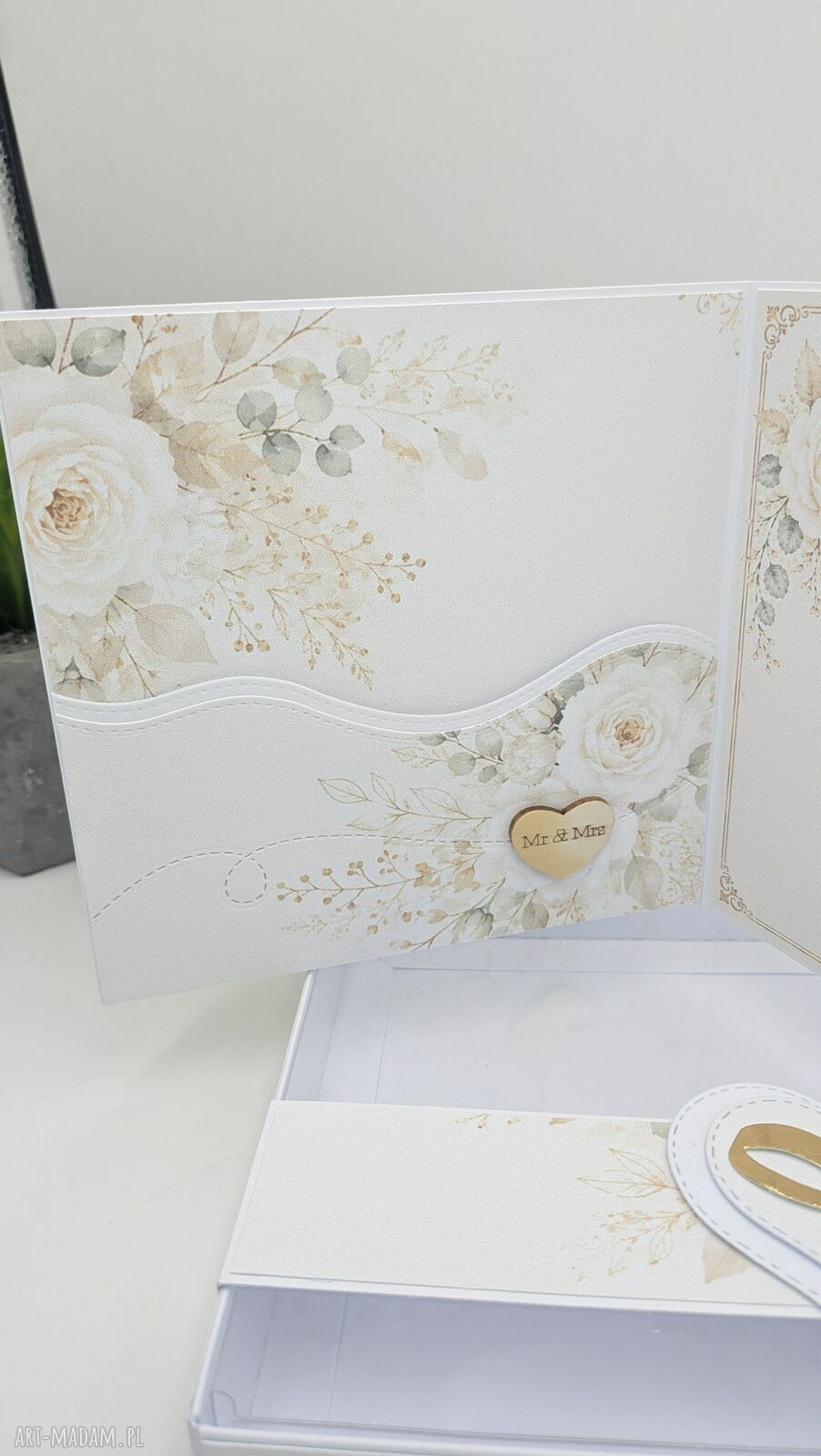 Elegancka kartka ślubna w pudełku z życzeniami