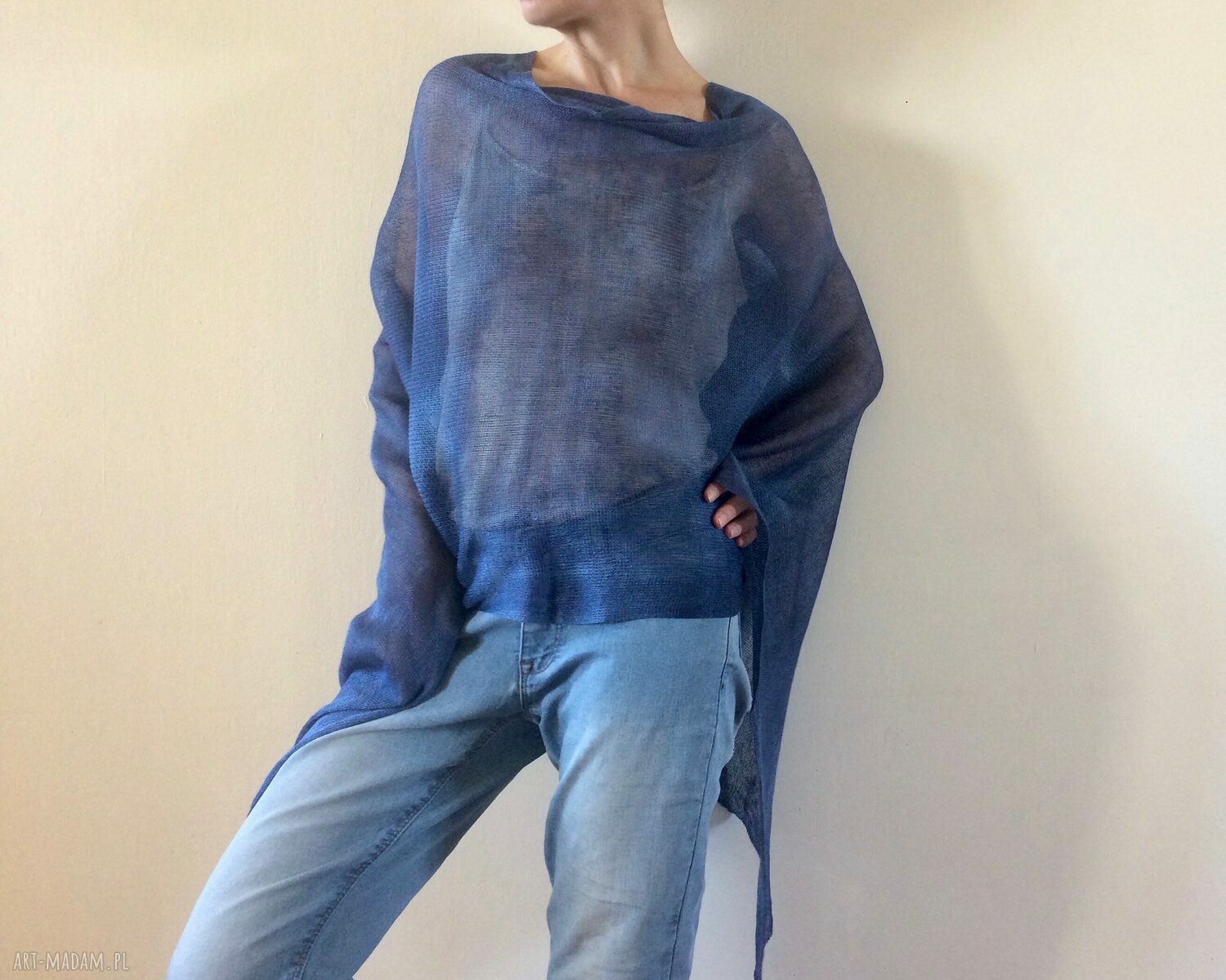 Eleganckie ponczo lniane oversize w granacie z jasnym akcentem