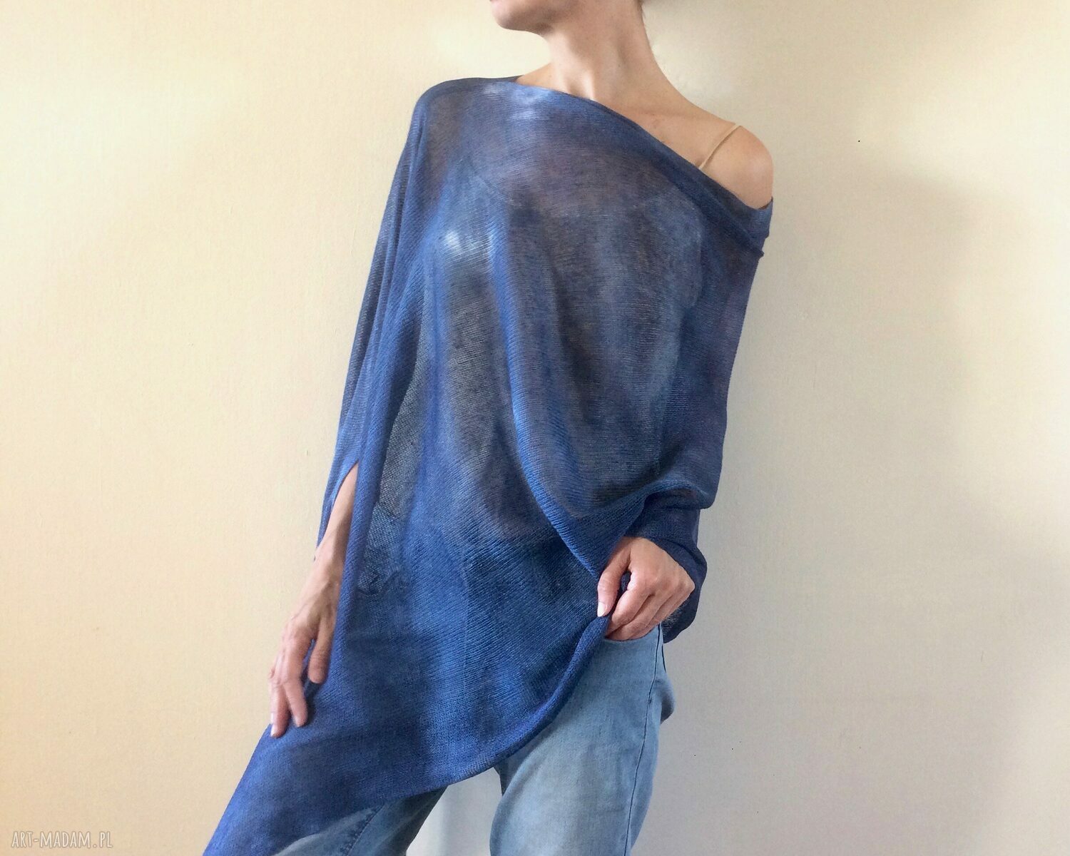 Eleganckie ponczo lniane oversize w granacie z jasnym akcentem