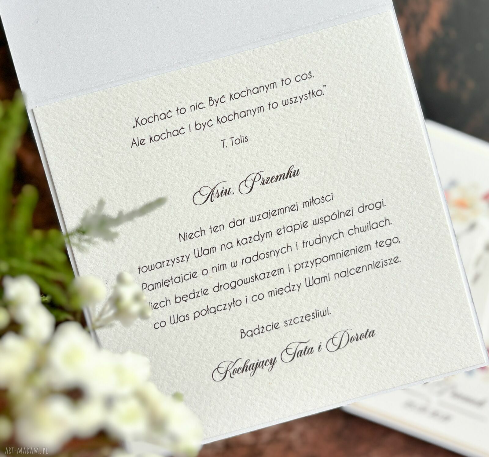 Elegancka personalizowana kartka ślubna w pudełku z ozdobną kopertą