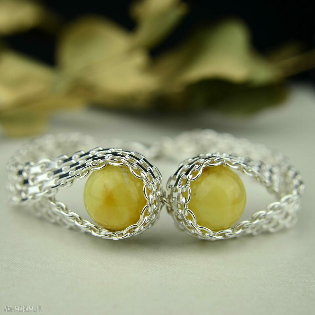 Elegancka bransoletka z mlecznym bursztynem w srebrze 925