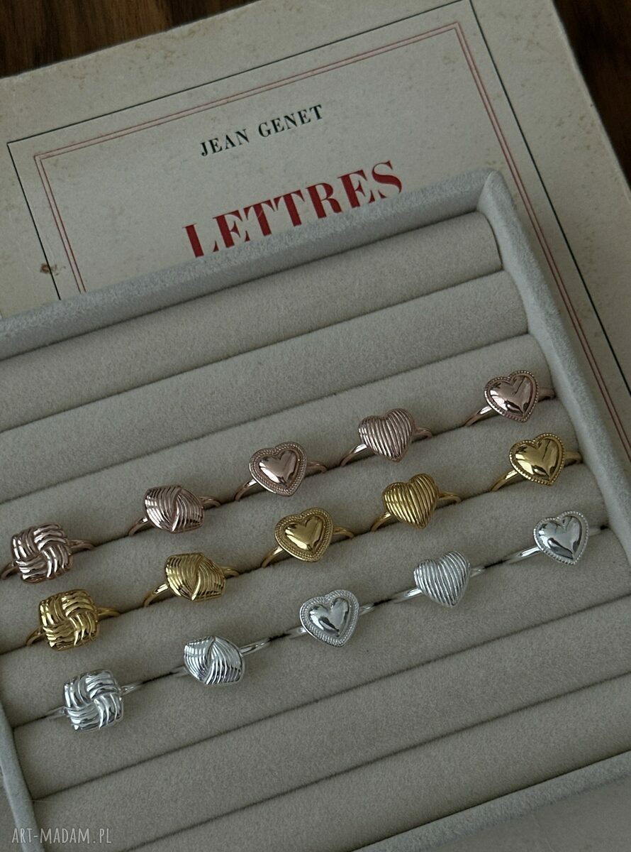 pierścionki: Srebrny pierścionek z plecioną retro ozdobą Handmade