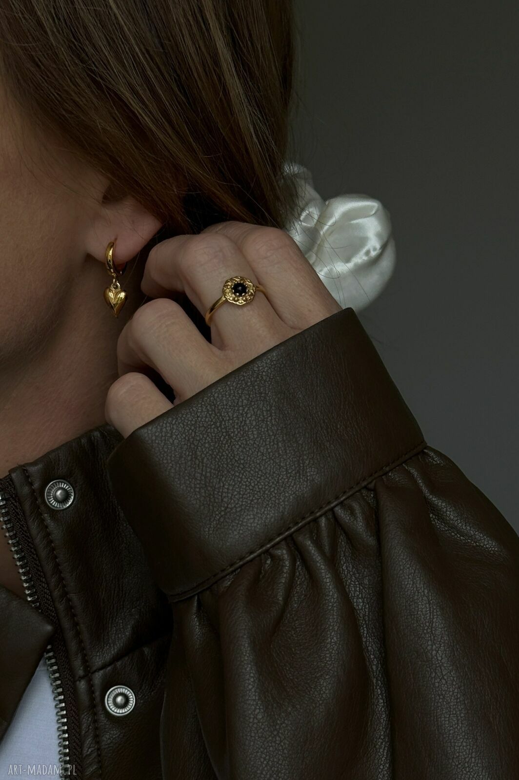 pierścionki: Złoty pierścionek z onyksem Hand Made