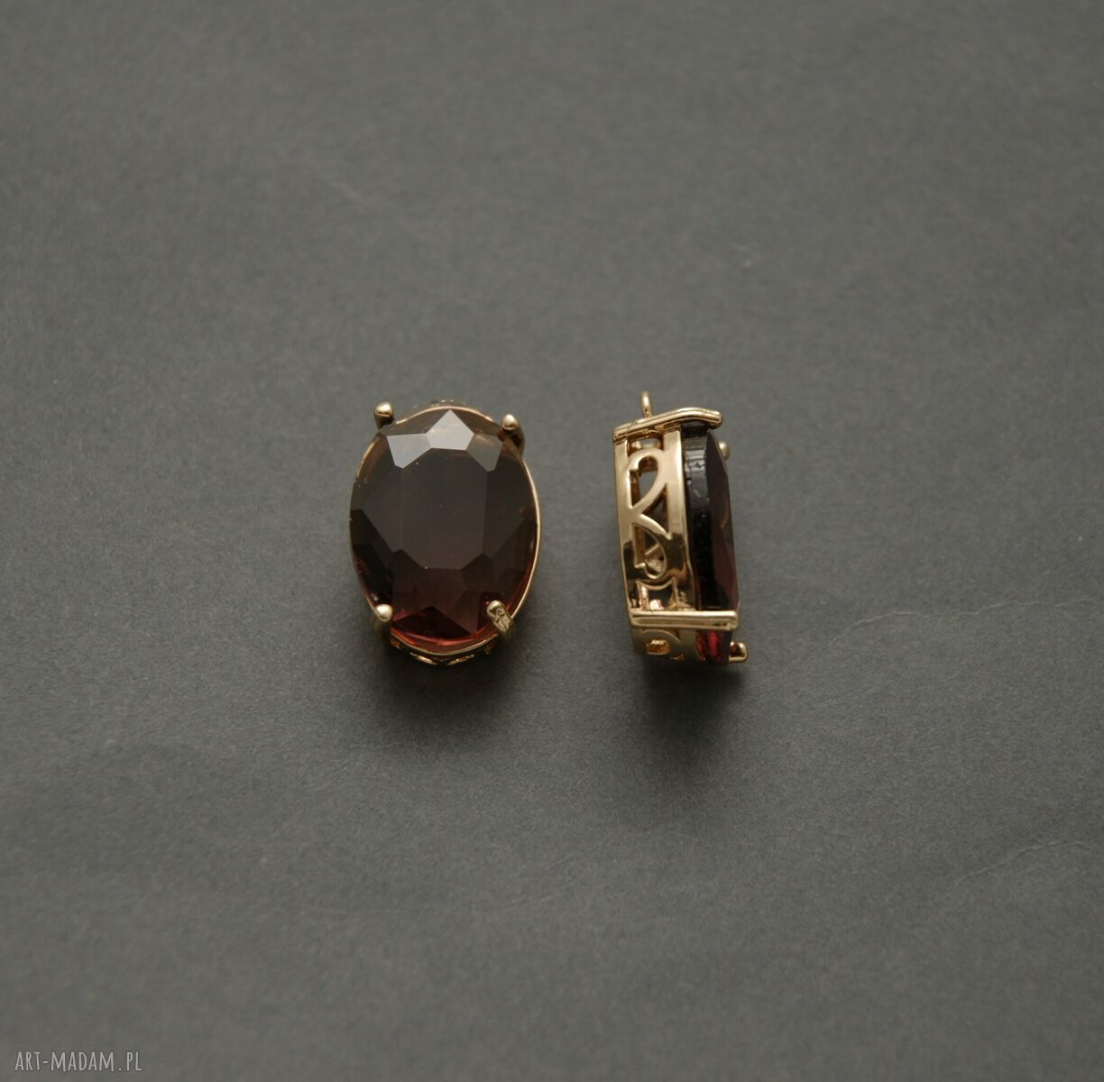 Eleganckie klipsy handmade z fasetowanym szklanym kaboszonem