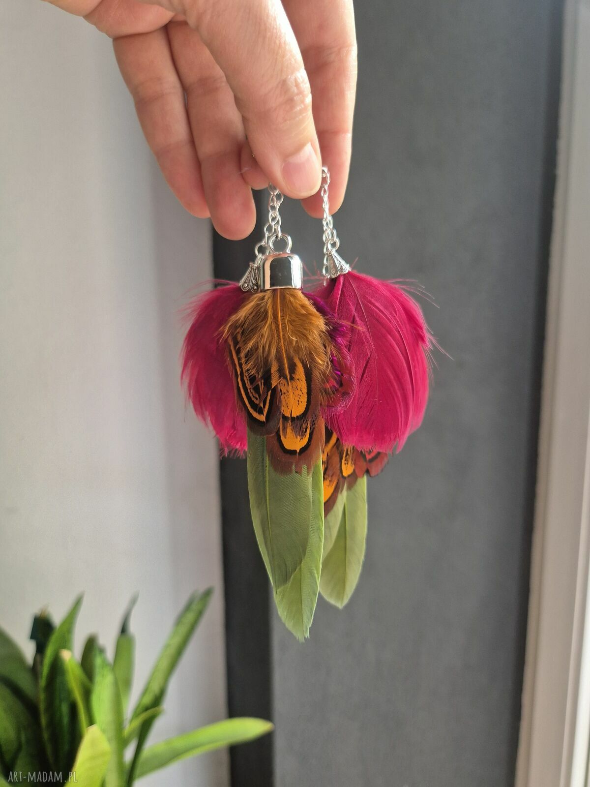 Eleganckie klipsy damskie z piórami - bez przekłuwania, lekkie boho folk