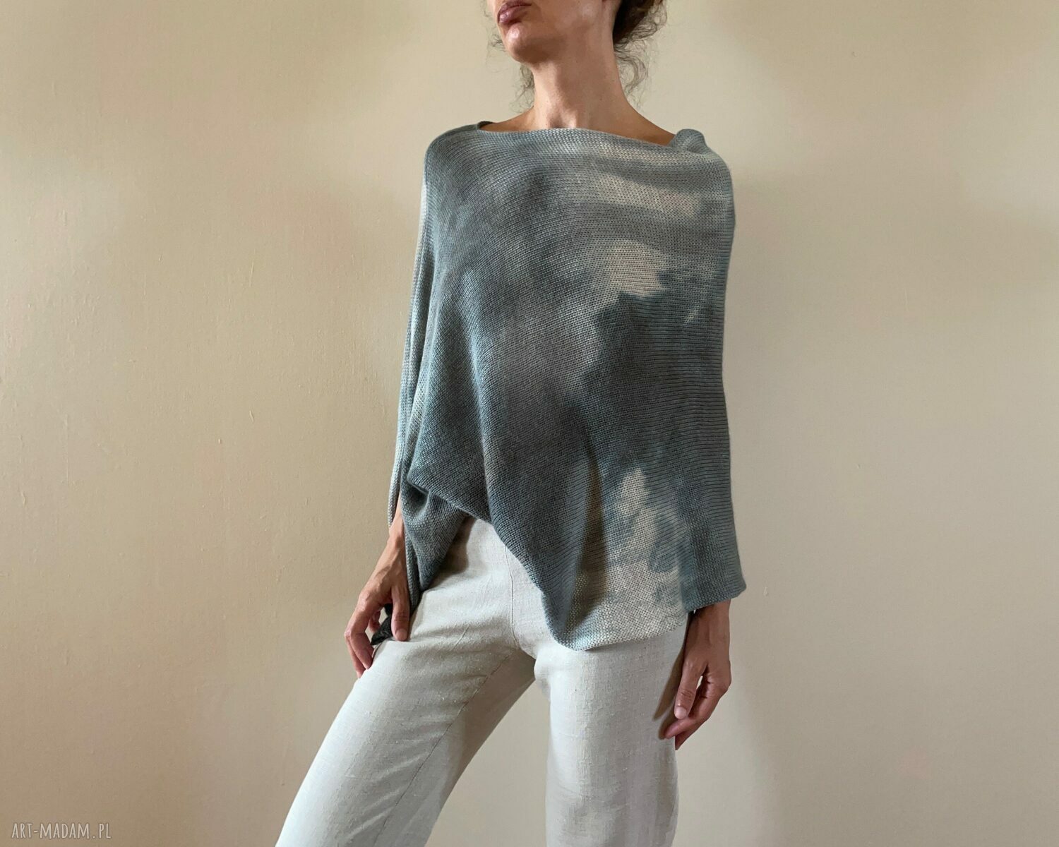 Eleganckie ponczo z baby alpaki w szarościach