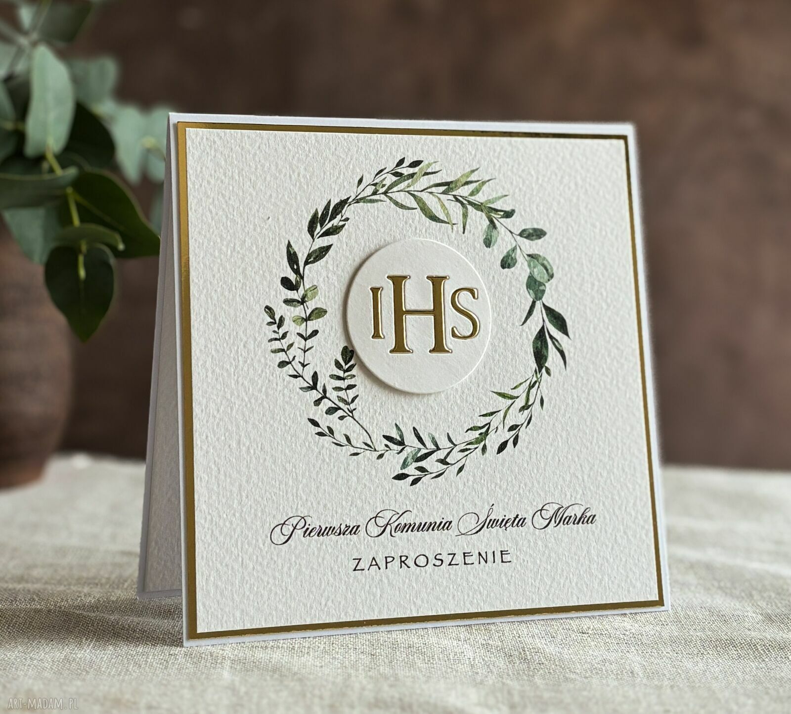 Eleganckie zaproszenia komunijne wzór 3 dla chłopca - personalizowane biało-złote