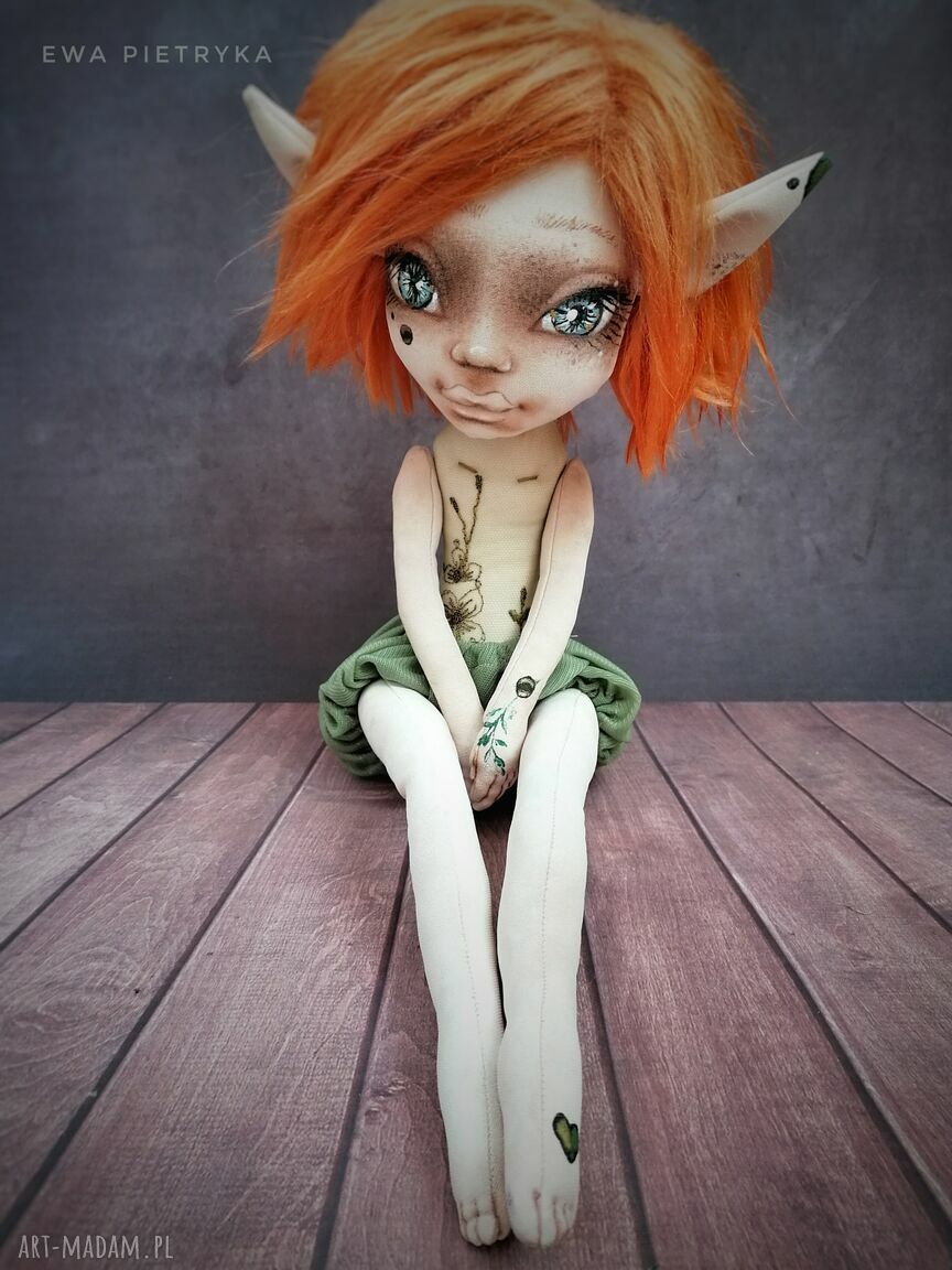 Elf Rudzielec Motyl - ręcznie szyta lalka kolekcjonerska z tkaniny (ok. 40 cm)