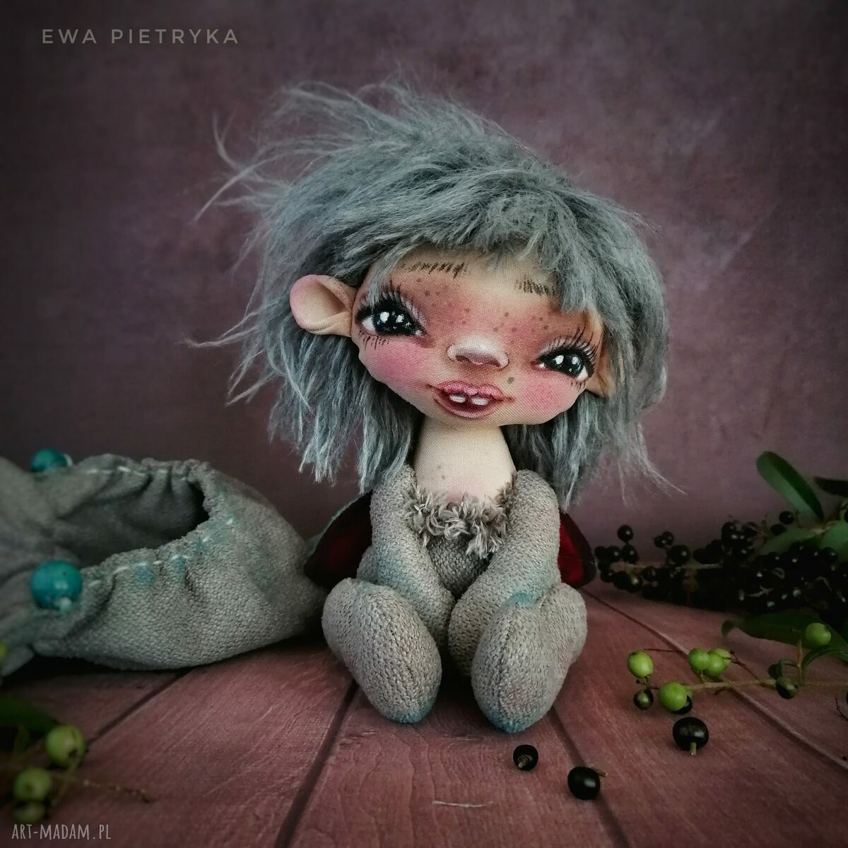 Elf w przebraniu e-piet - ręcznie szyta artystyczna lalka kolekcjonerska (ok. 22 cm)