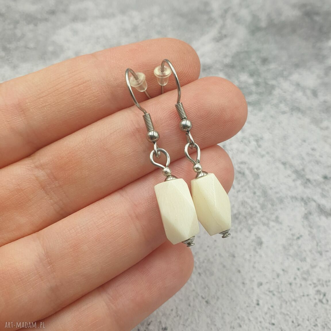 Etniczne kolczyki z bawolą kością w kolorze ivory - boho