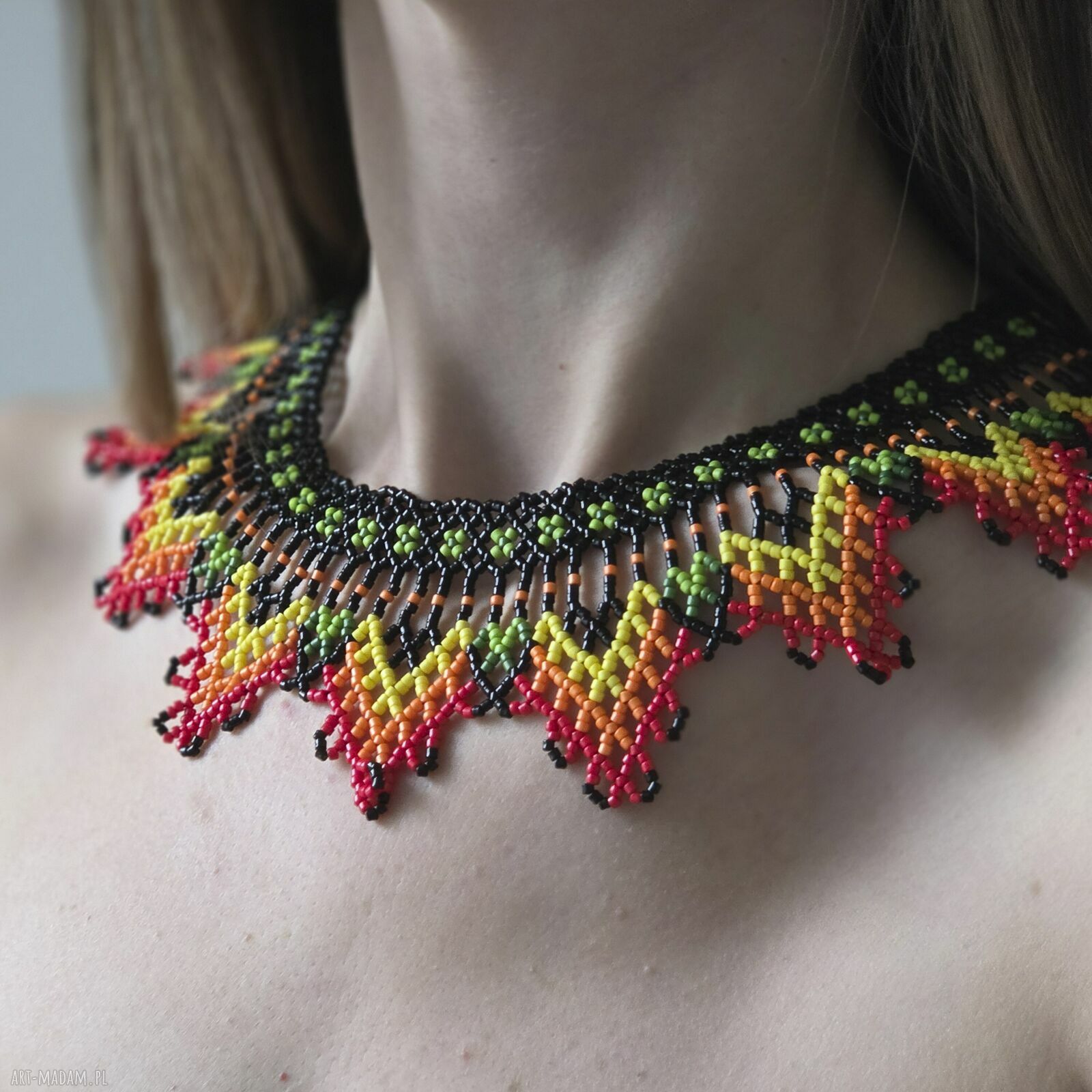 Etniczny naszyjnik „Ogień Słońca” Emberá - koralikowy choker boho