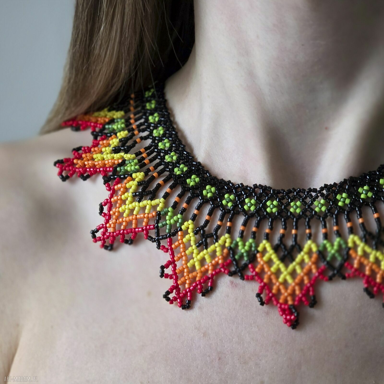 Etniczny naszyjnik „Ogień Słońca” Emberá - koralikowy choker boho