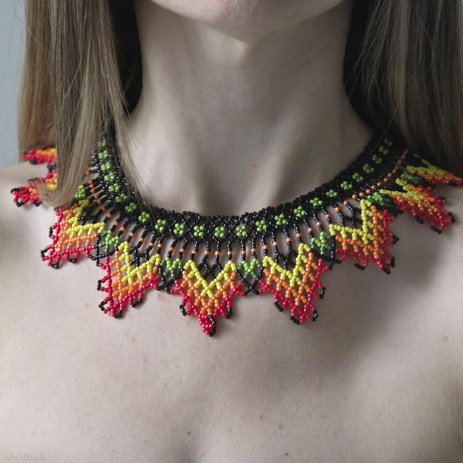Etniczny naszyjnik „Ogień Słońca” Emberá - koralikowy choker boho