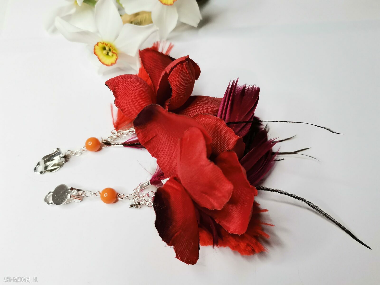 Klipsy etno boho wiszące z piórami i kwiatami - turkusowe klipsy handmade
