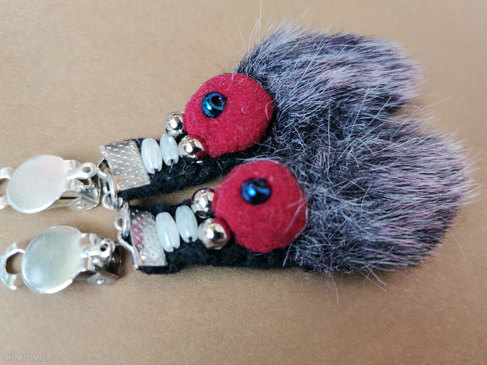 Klipsy etno boho folk Frida z futrzanymi frędzlami na klipsach