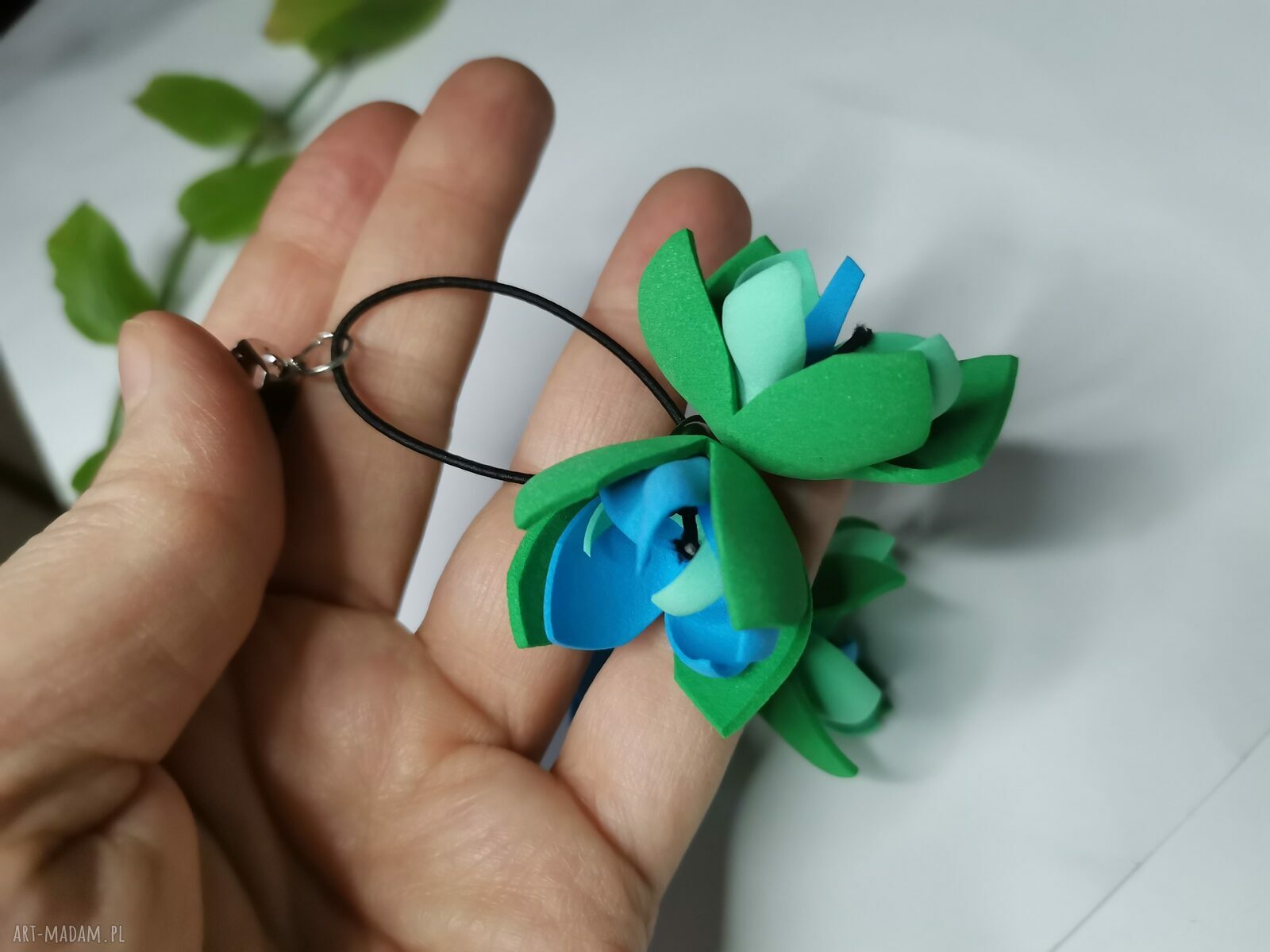 Klipsy etno boho folk - lekkie frędzle z motywem kwiatów i piórami