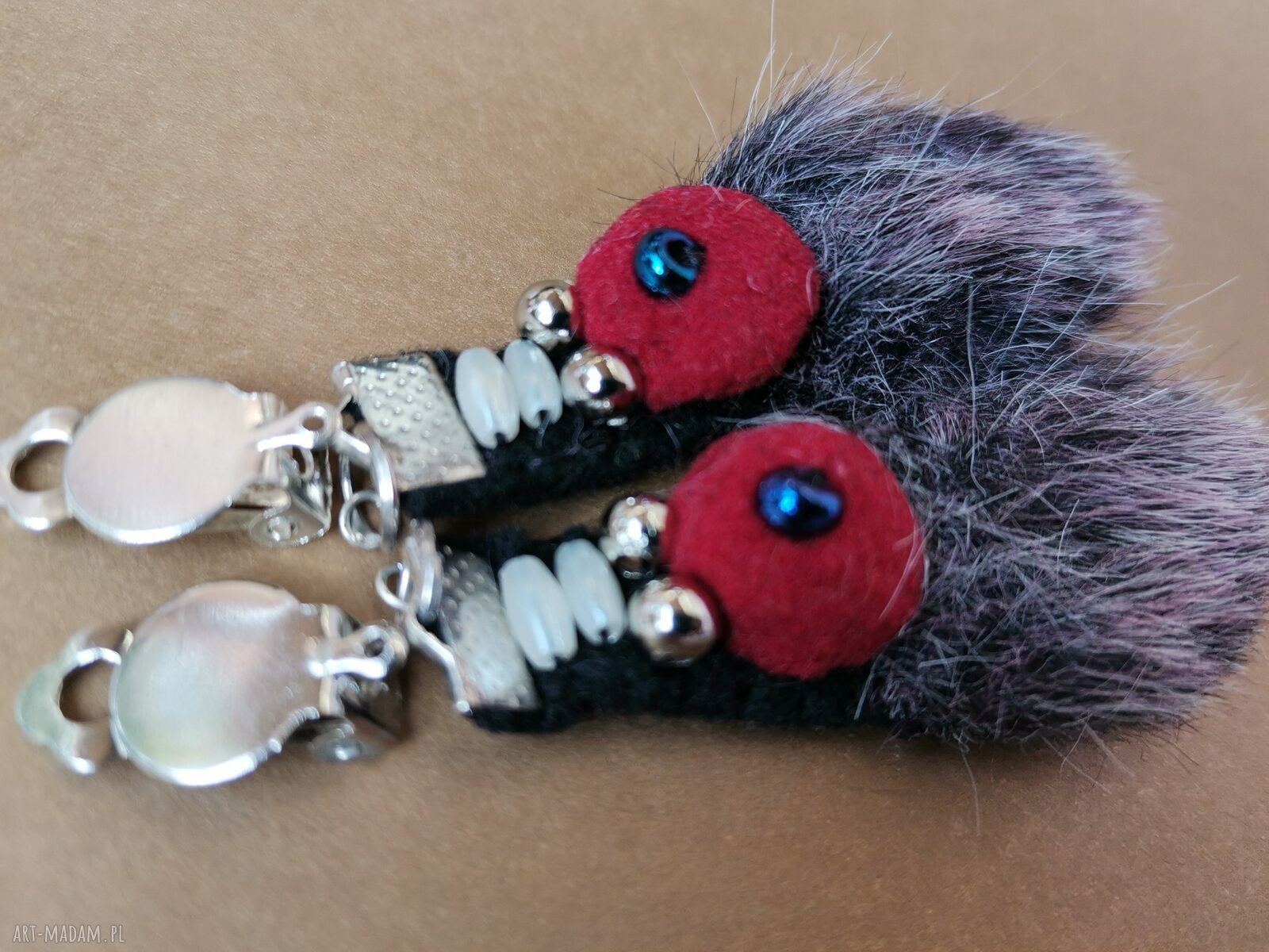Klipsy etno boho folk Frida z futrzanymi frędzlami na klipsach