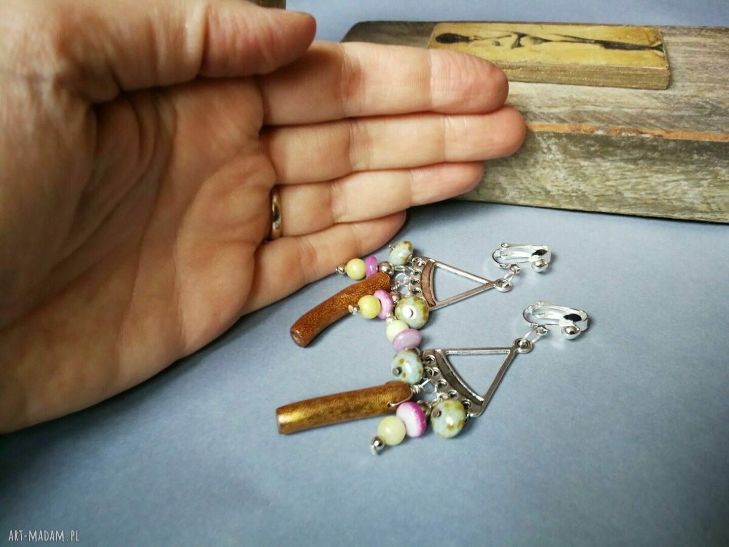 Klipsy etno-boho folk z kamieniami i koralikami (box R1)