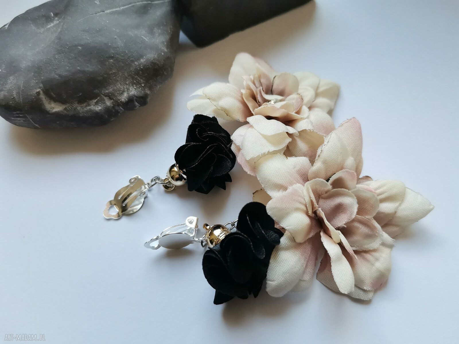 Klipsy etno boho - lekkie kwiaty w klimacie folk (box x1)