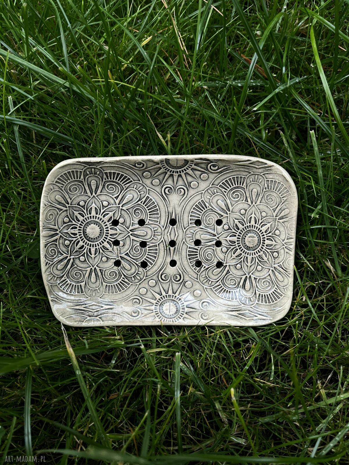 Ręcznie robiona ceramiczna mydelniczka z mandalą
