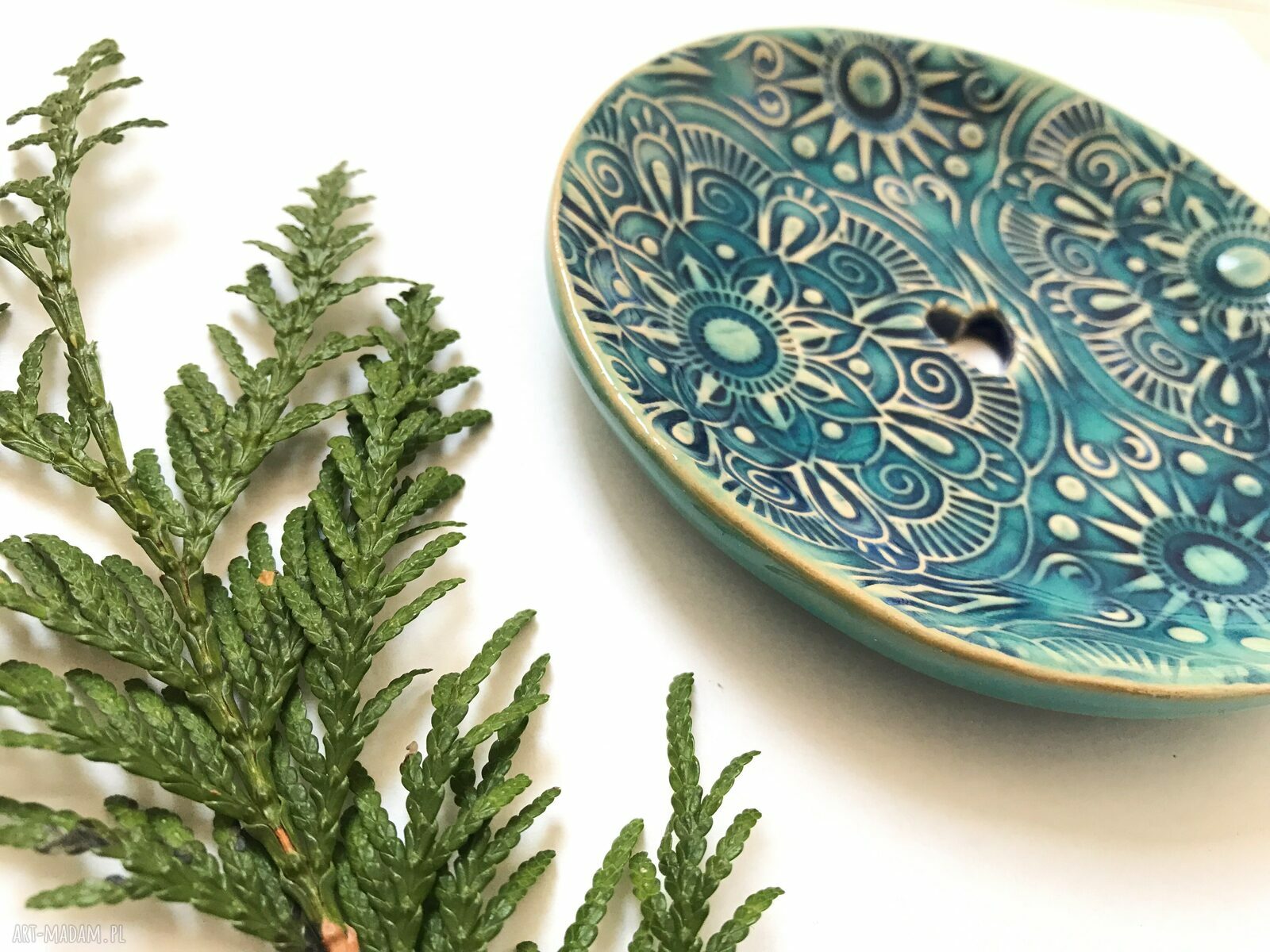 Etno okrągła mydelniczka ceramiczna handmade