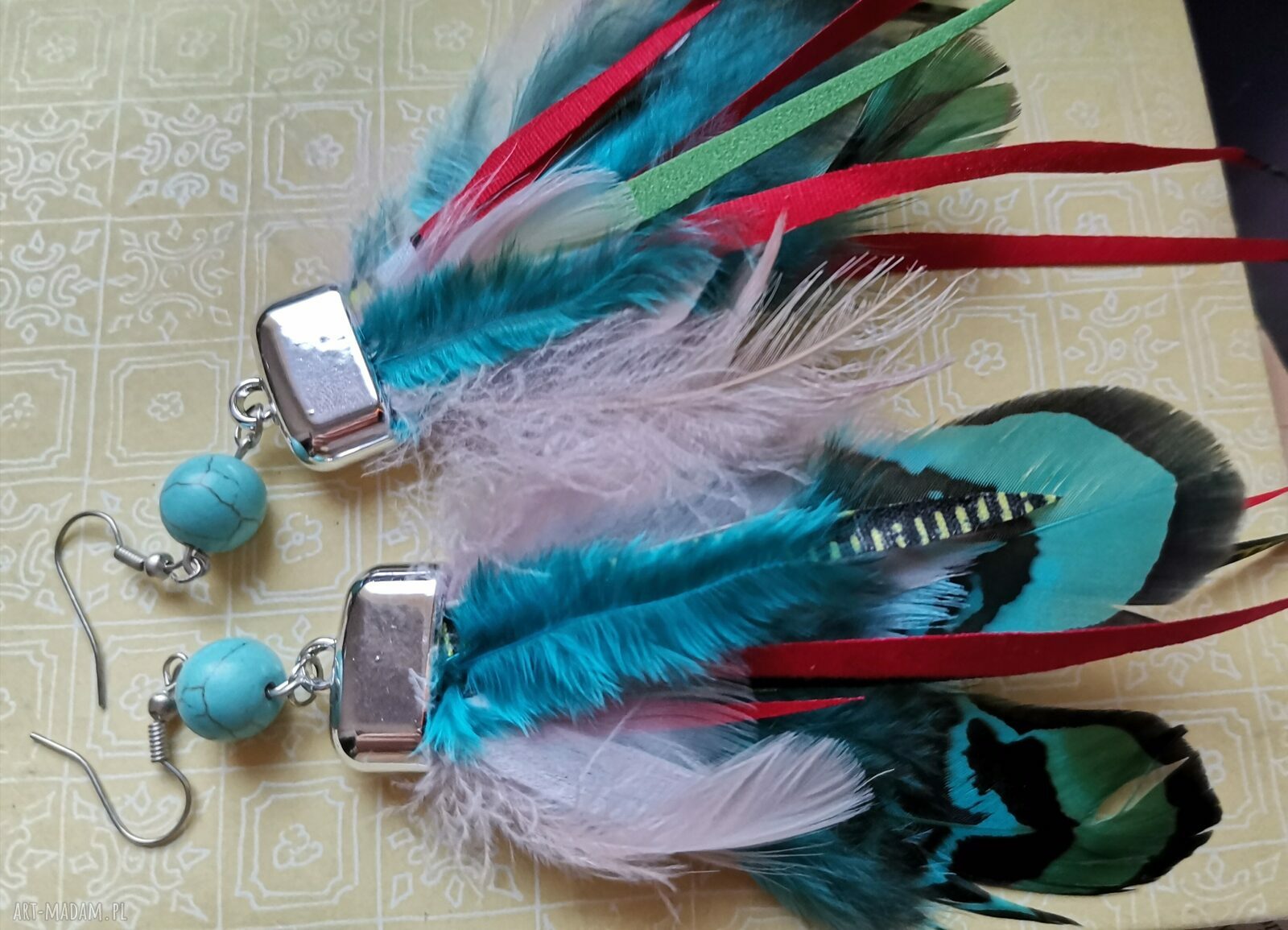 Kolczyki wiszące z piór etno i boho - kolorowe
