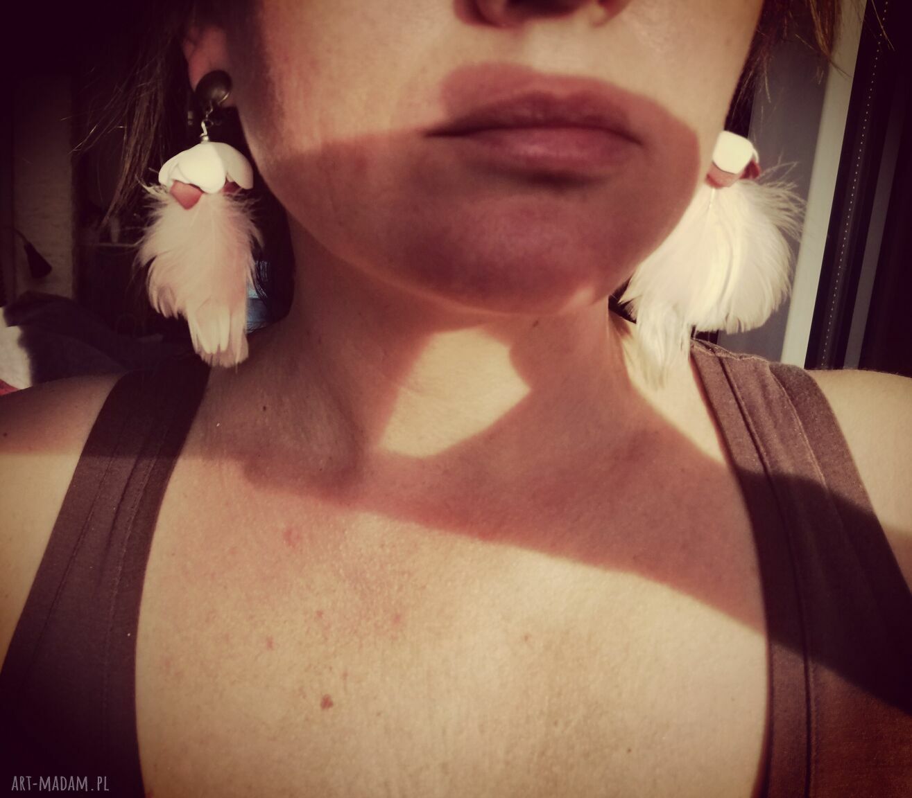 Klipsy etno boho z piórami - kwiatowy akcent handmade