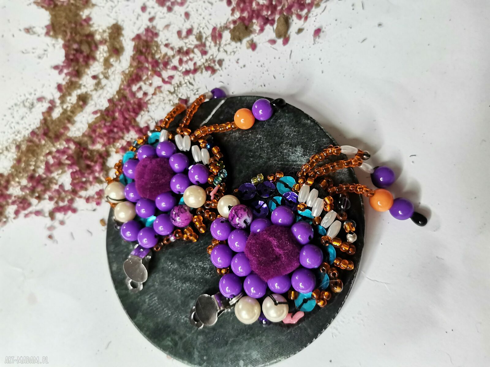 Klipsy etno boho Box g1 - ręcznie wykonane z haftem