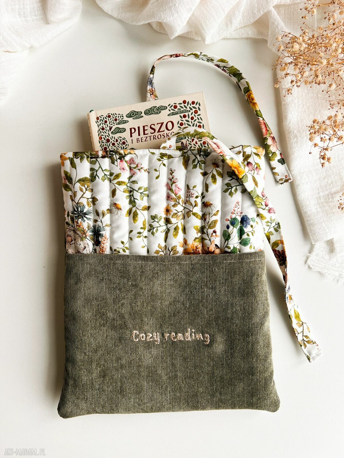 Etui na książkę Cozy reading - pokrowiec z haftem „Books & coffee”