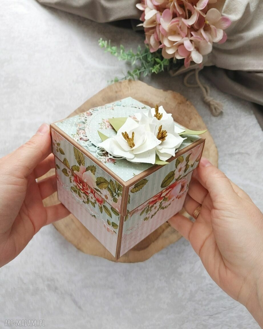 Exploding box z balonem na prezent - motywacyjne życzenia w pudełku 10x10x10