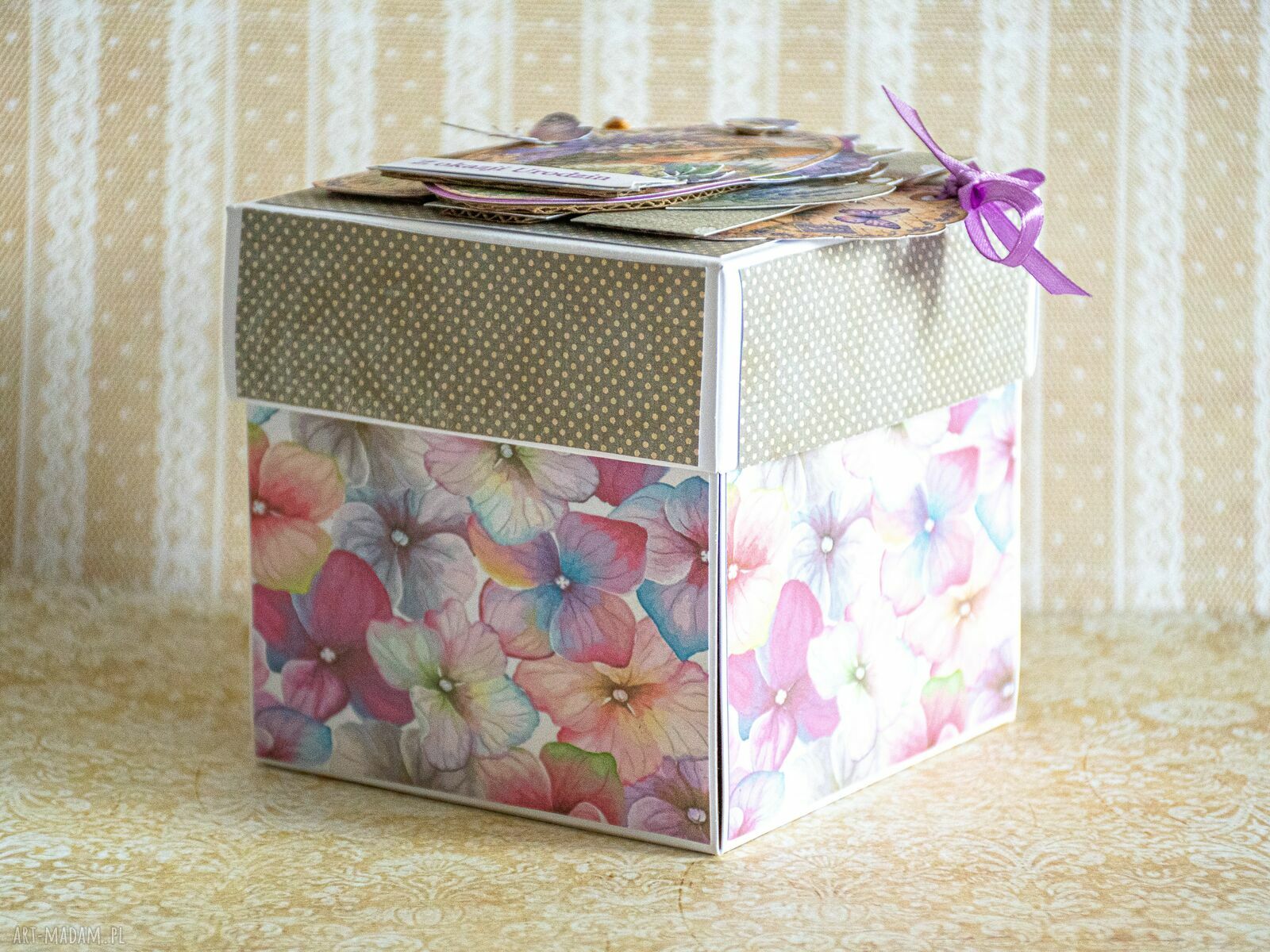 Exploding box na urodziny w stylu prowansalskim