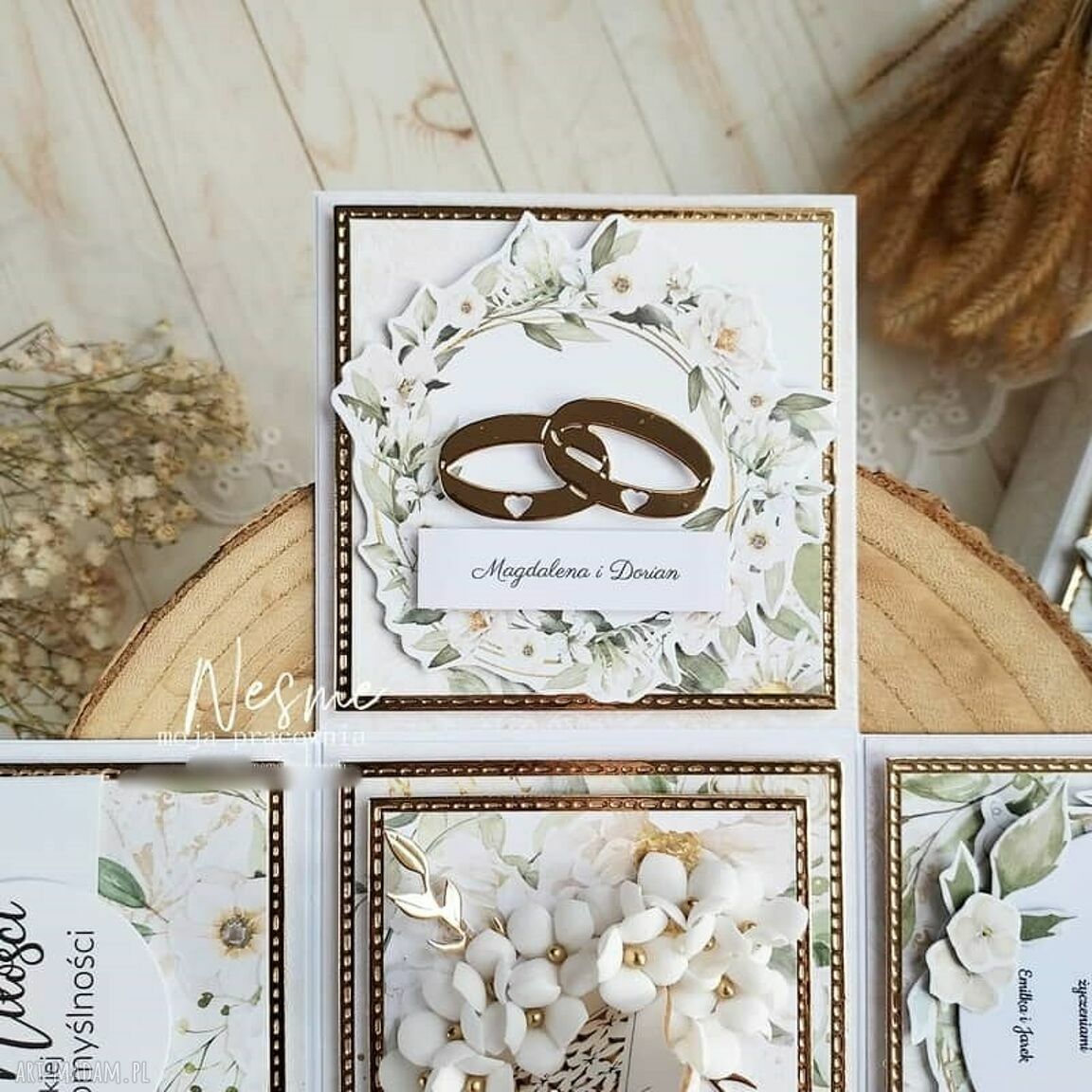 Exploding box na ślub - elegancka pamiątka ecru, beż i złoto