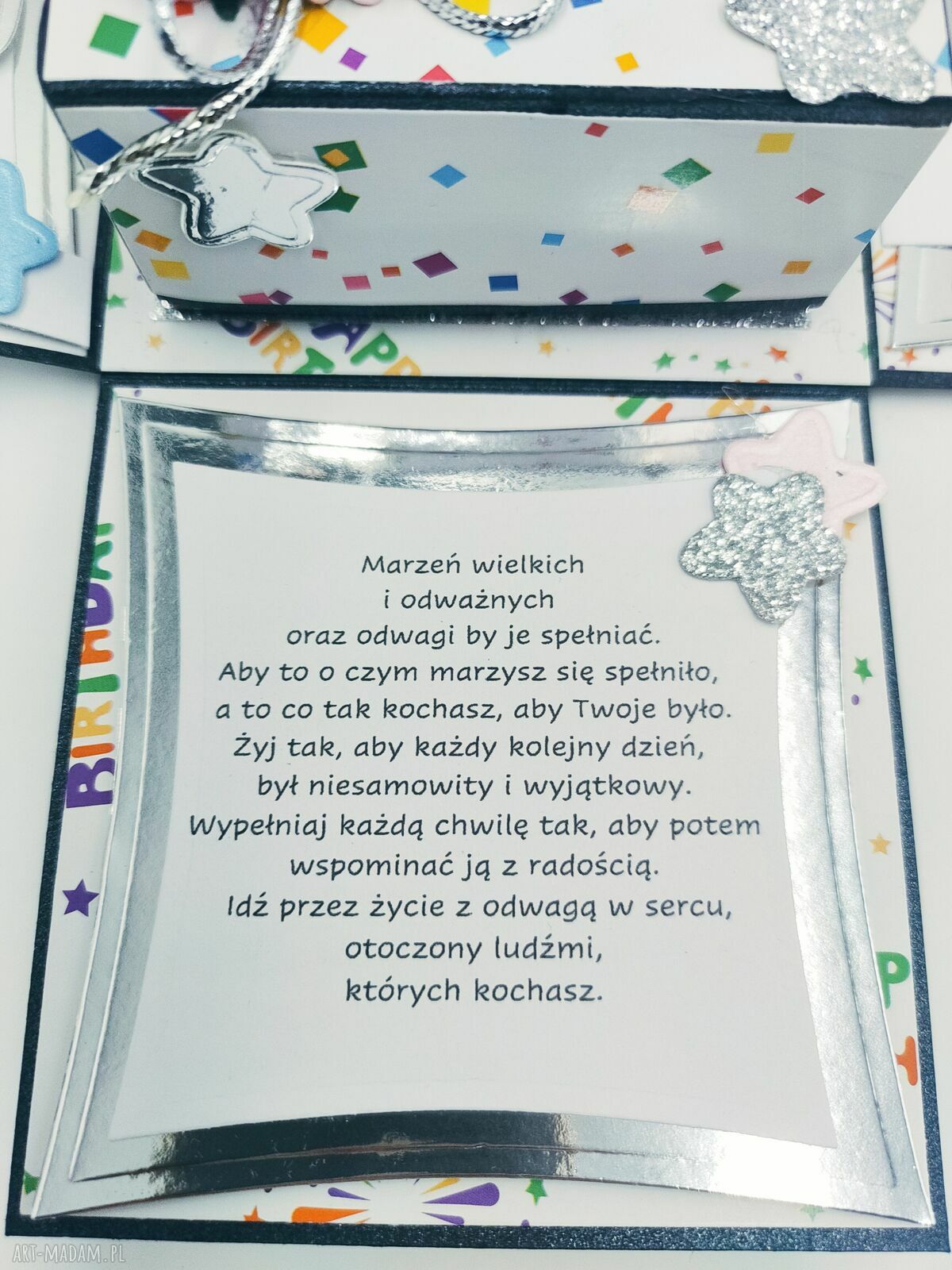 Kartka urodzinowa 3D typu exploding box na 18. urodziny z niespodzianką